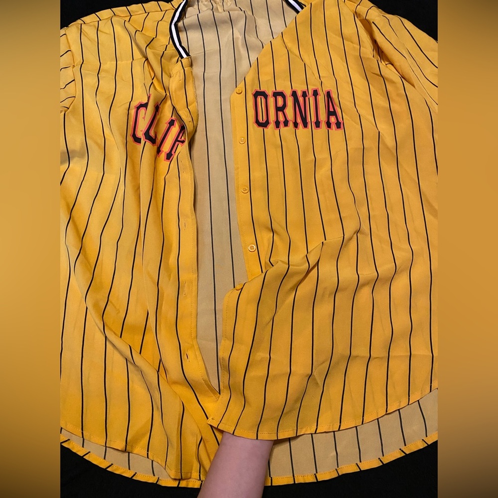 Oversized Striped Button-up Tee - Picture 5 of 5